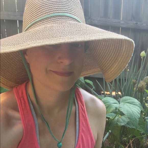 Meet your Posher, Jessica - Picture 4 of 7